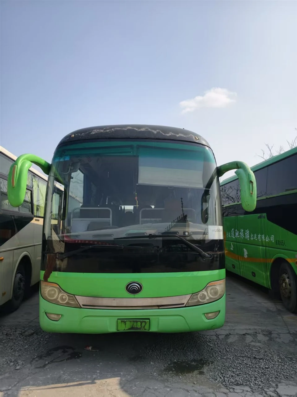 Bus Diesel Bekas 67 Kursi